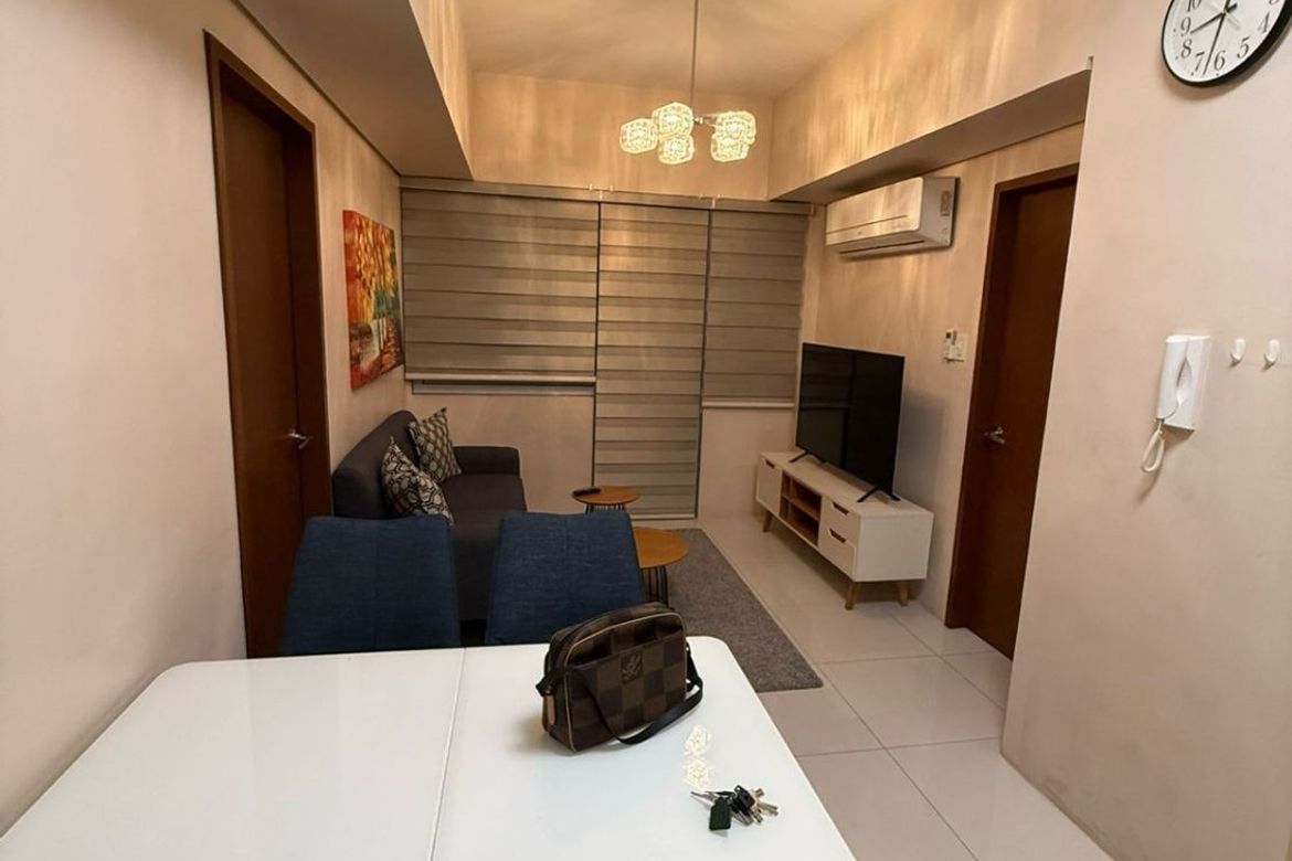2BR Fully Furnished Apartment with Parking and Balcony