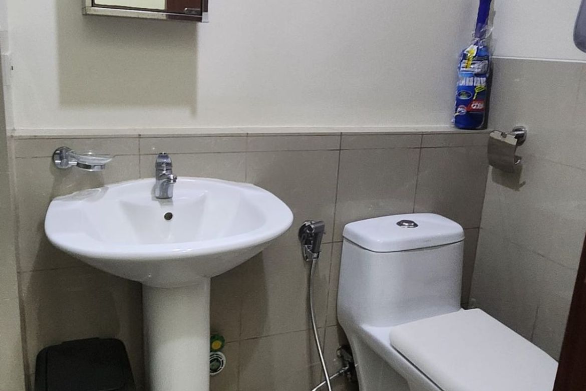 Fully Furnished Studio in Legazpi Village, Makati