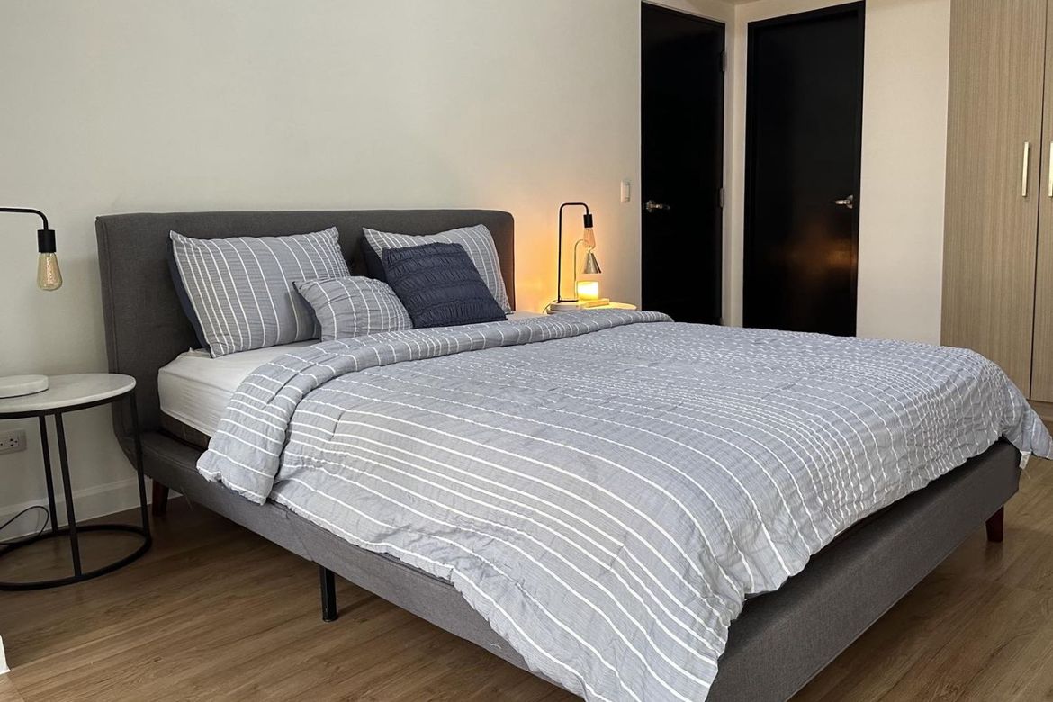 Fully Furnished 1-Bedroom Condo in Two Maridien, BGC