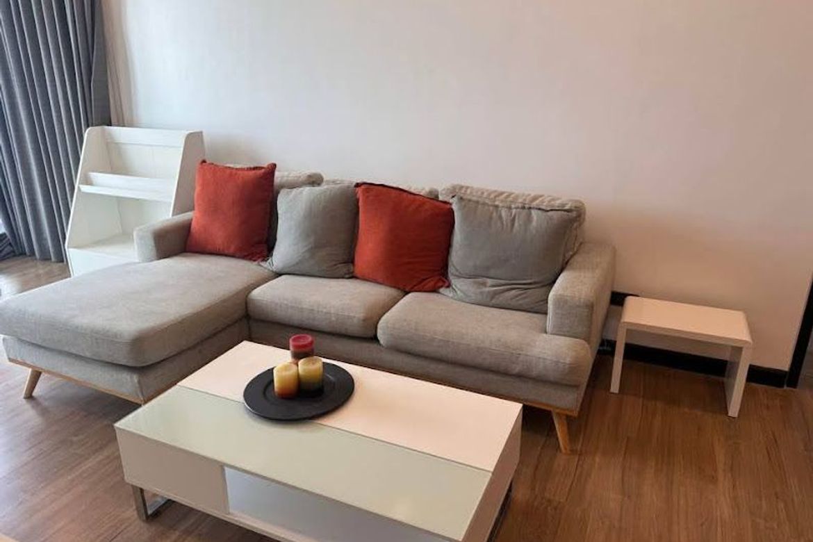 2 Bedroom Furnished Condo in Two Serendra, BGC