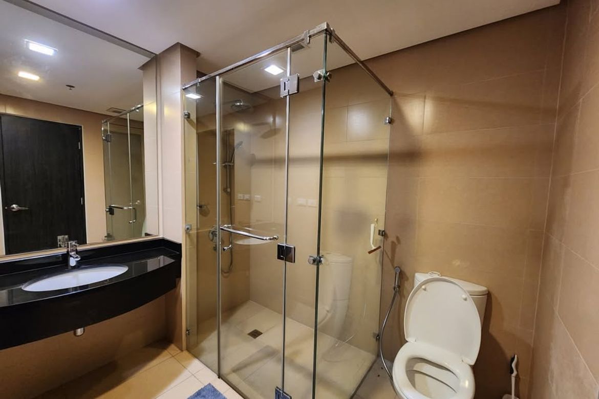 One Serendra BGC, Тагиг қаласындағы бір бөлмелі пәтер - Толық жабдықталған
