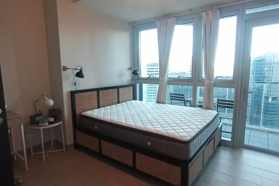 Fully-Furnished 1-Bedroom Apartment in Uptown Parksuites, Taguig