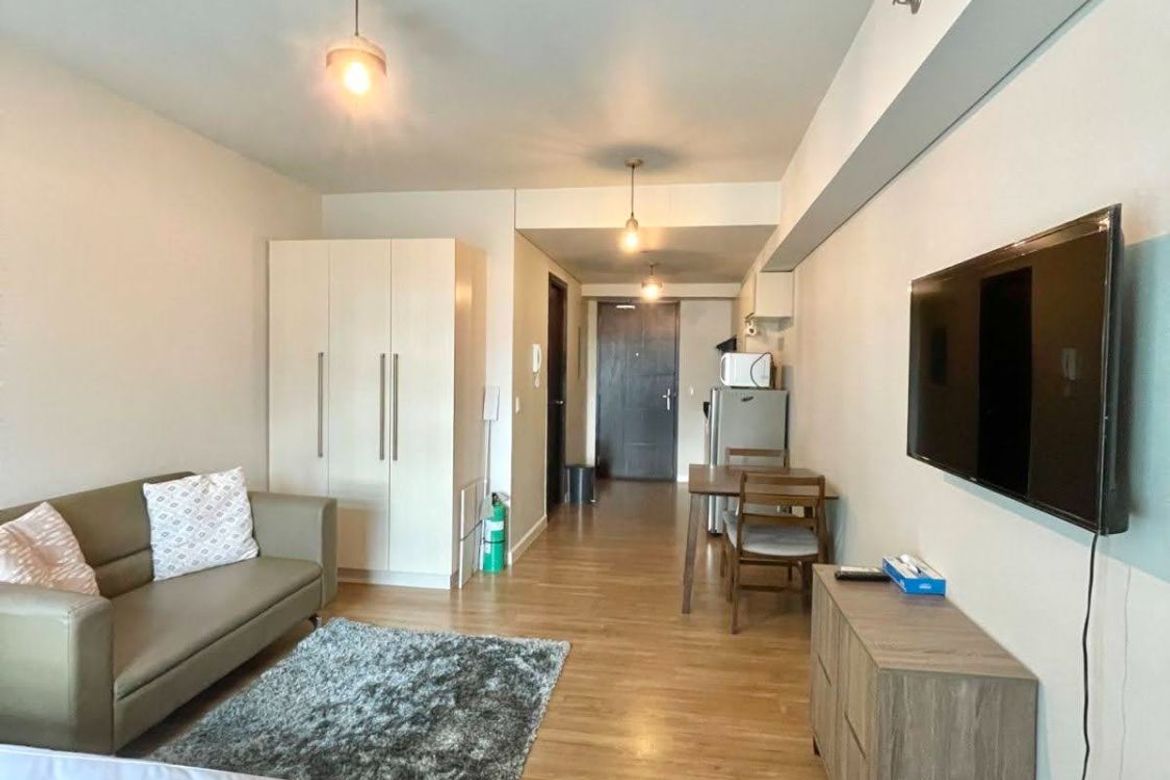 Studio Apartment in Kroma, Makati City