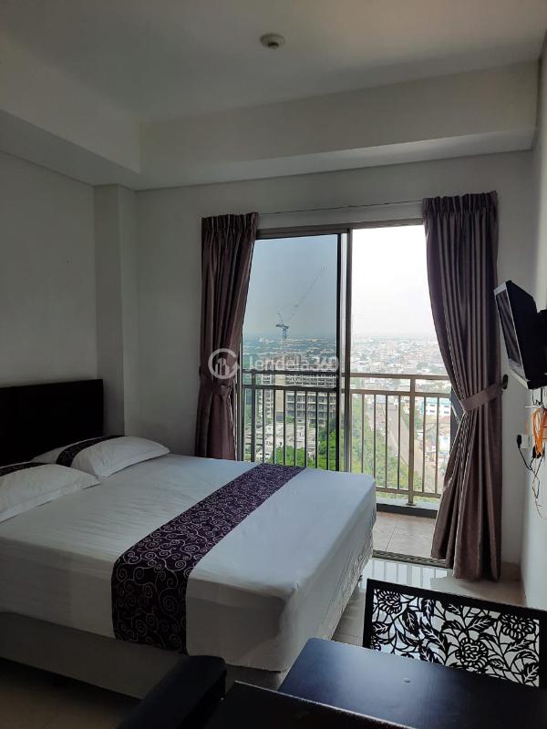Fully Furnished Studio Apartment at Springwood Residence
