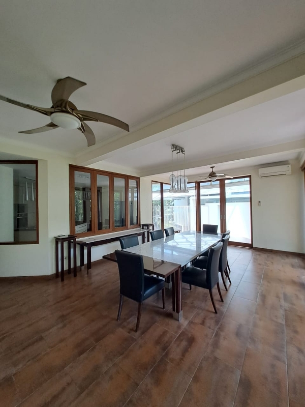 Luxurious 5-Bedroom House with Pool in Pondok Indah