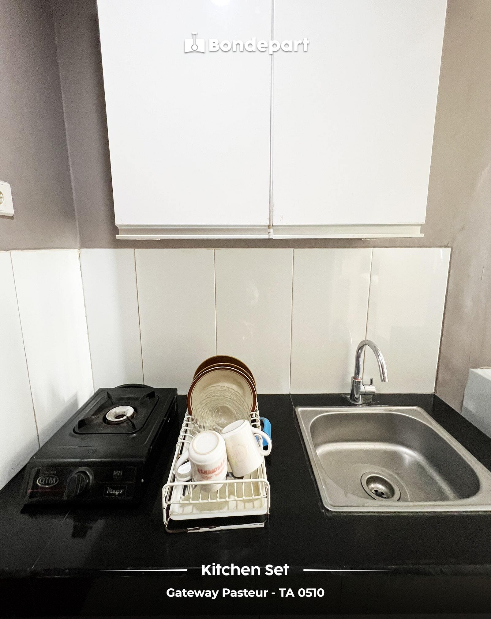 Modern Studio Apartment at Gateway Pasteur