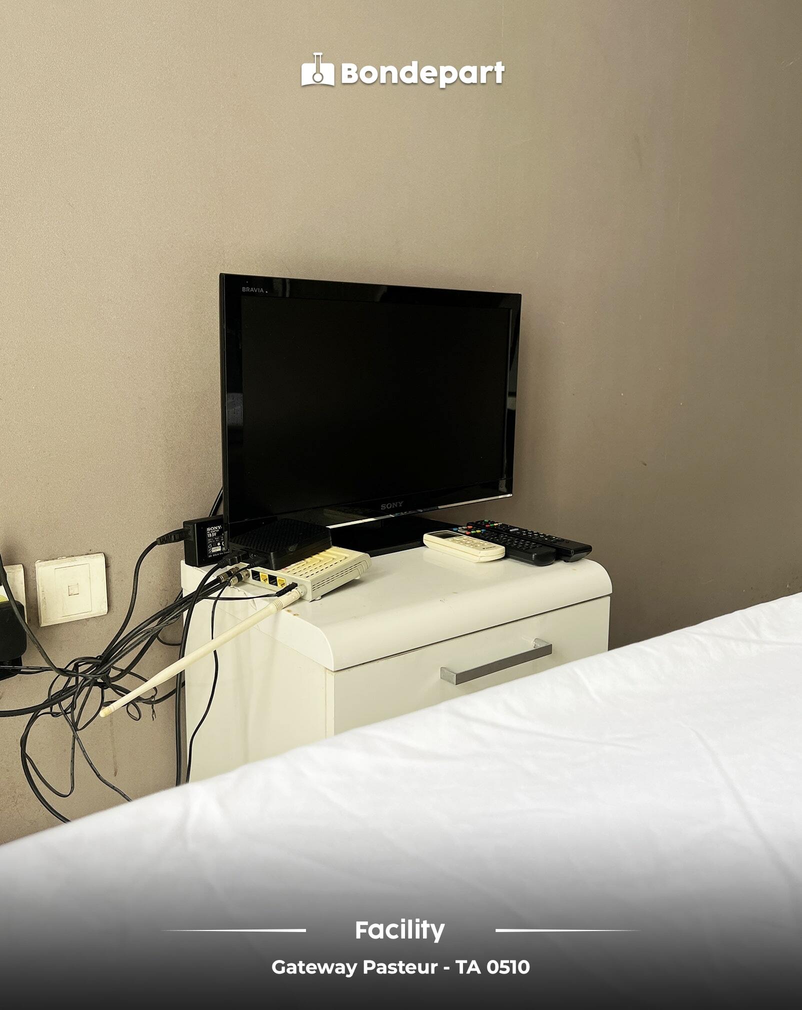 Modern Studio Apartment at Gateway Pasteur