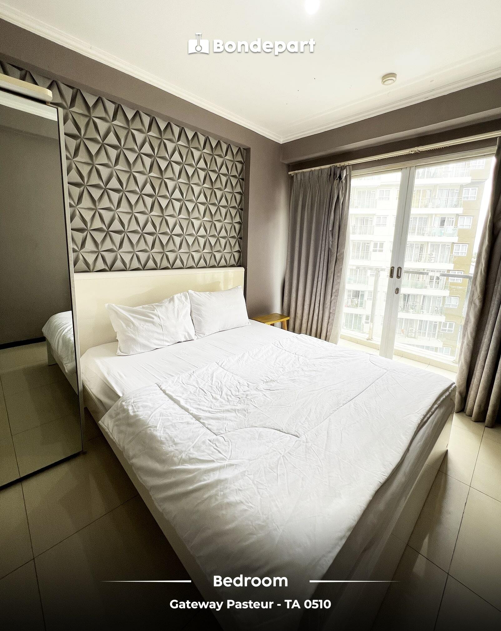 Modern Studio Apartment at Gateway Pasteur