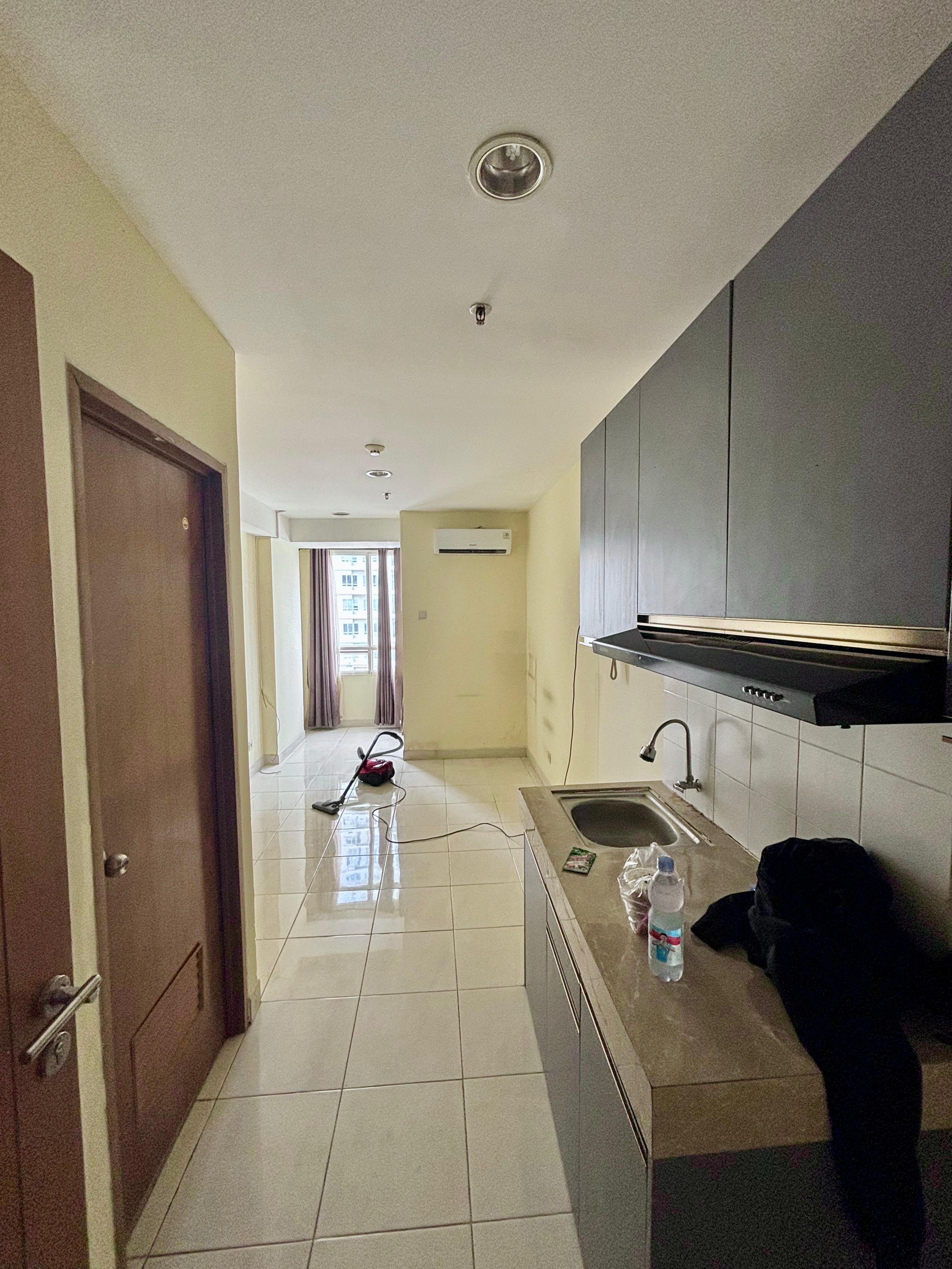 Cinere Bellevue Suites студиялық пәтері, жүзетін бассейн көрінісі бар