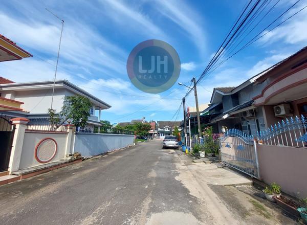 Strategically Located House in Greenland, Batam Centre