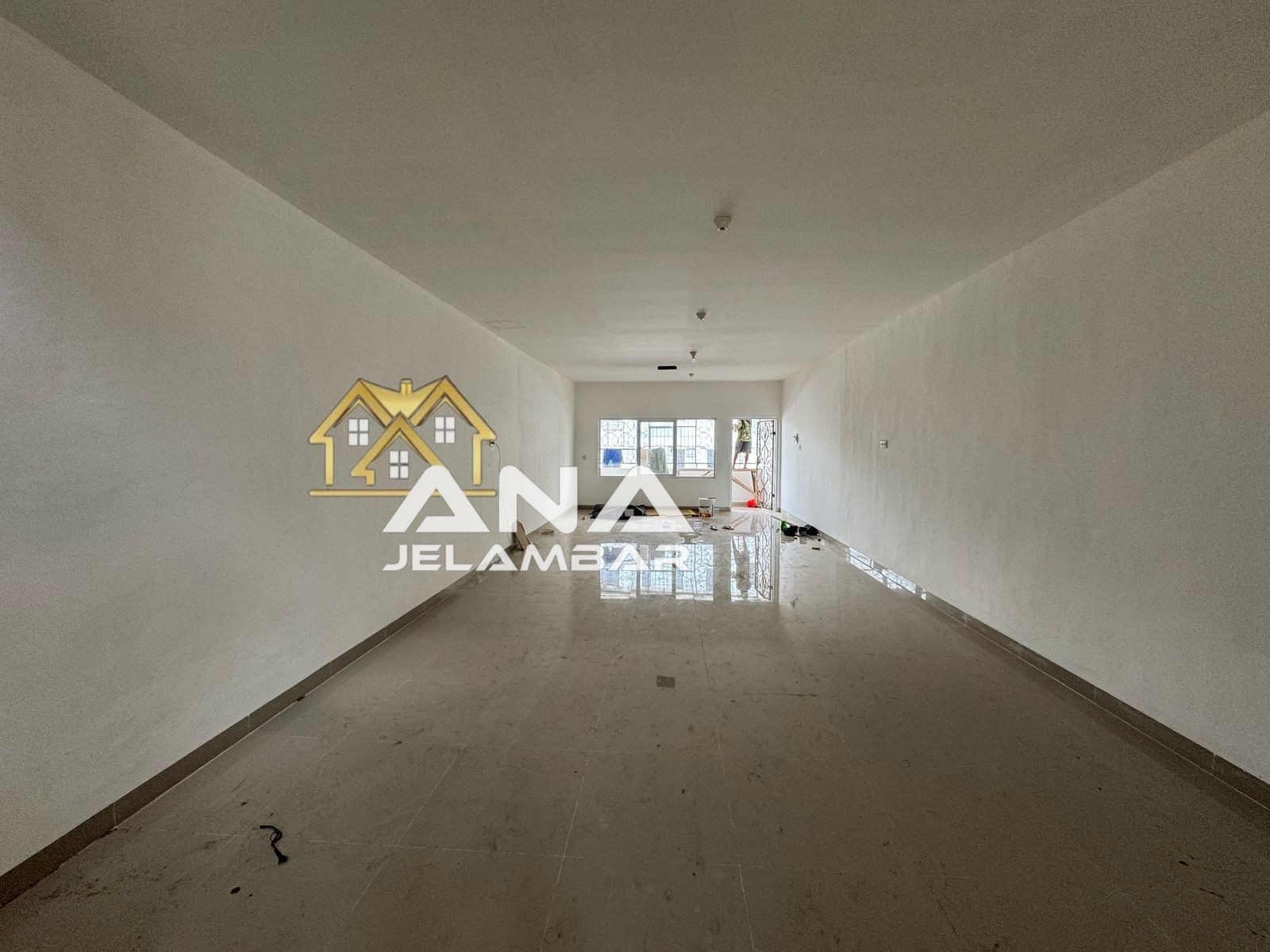 Newly Renovated 3-Story Jelambar House