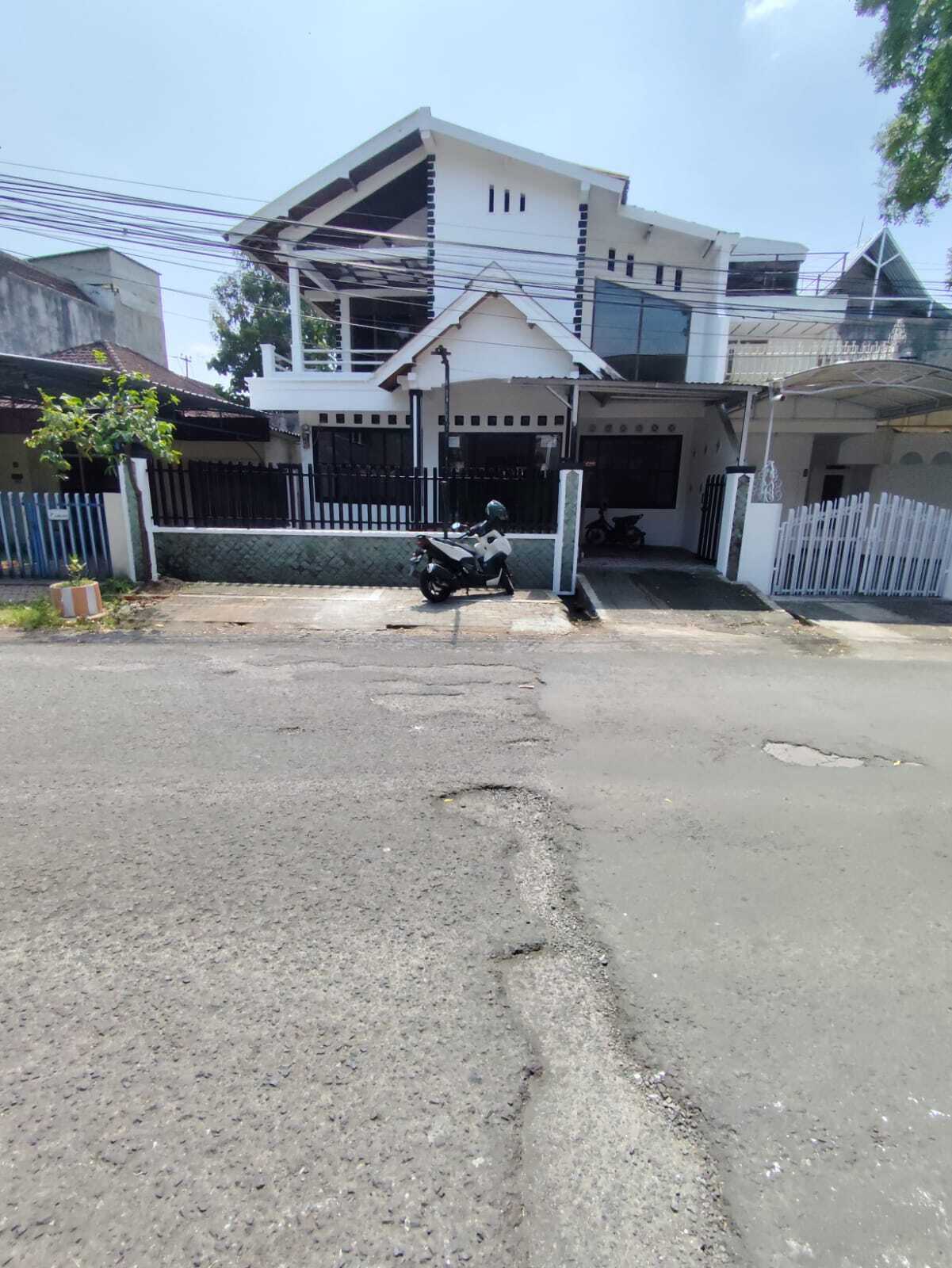 Spacious Two-Story Commercial Space in Malang City