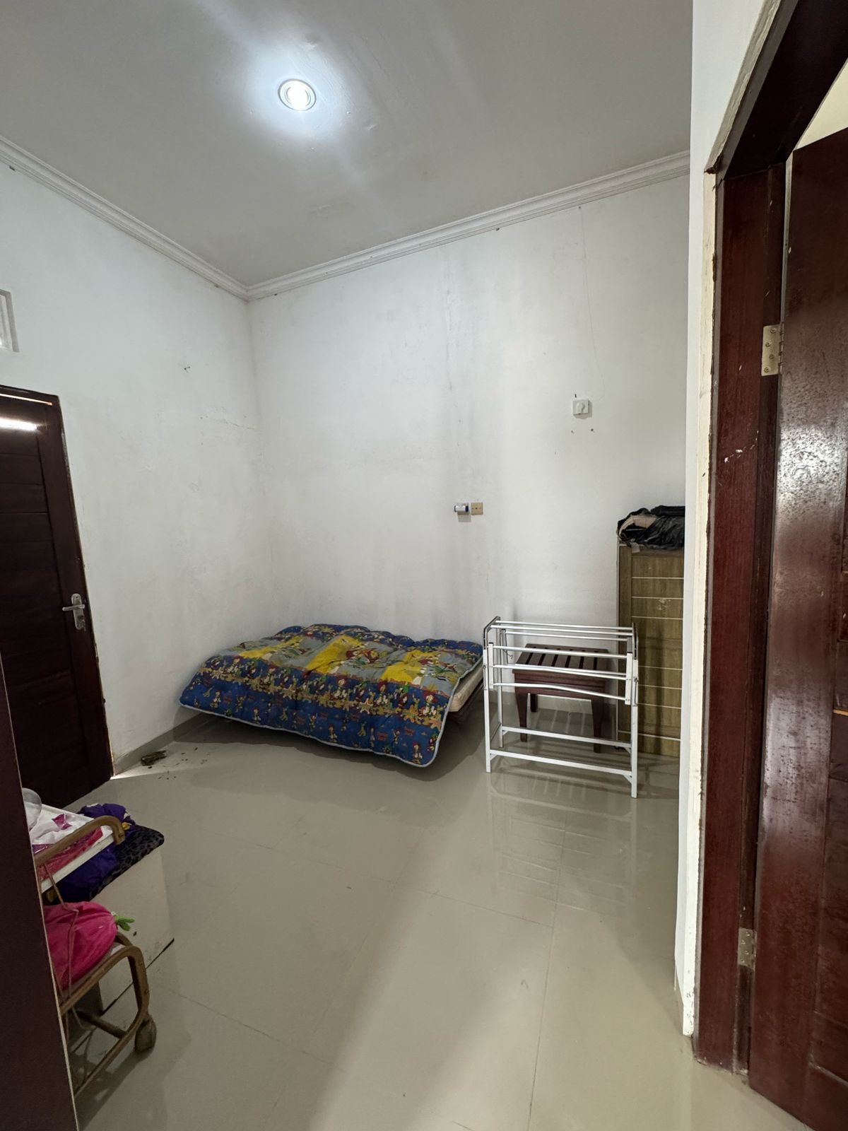 2-Story Rental House near Taman Giri Market with 3 Bedrooms