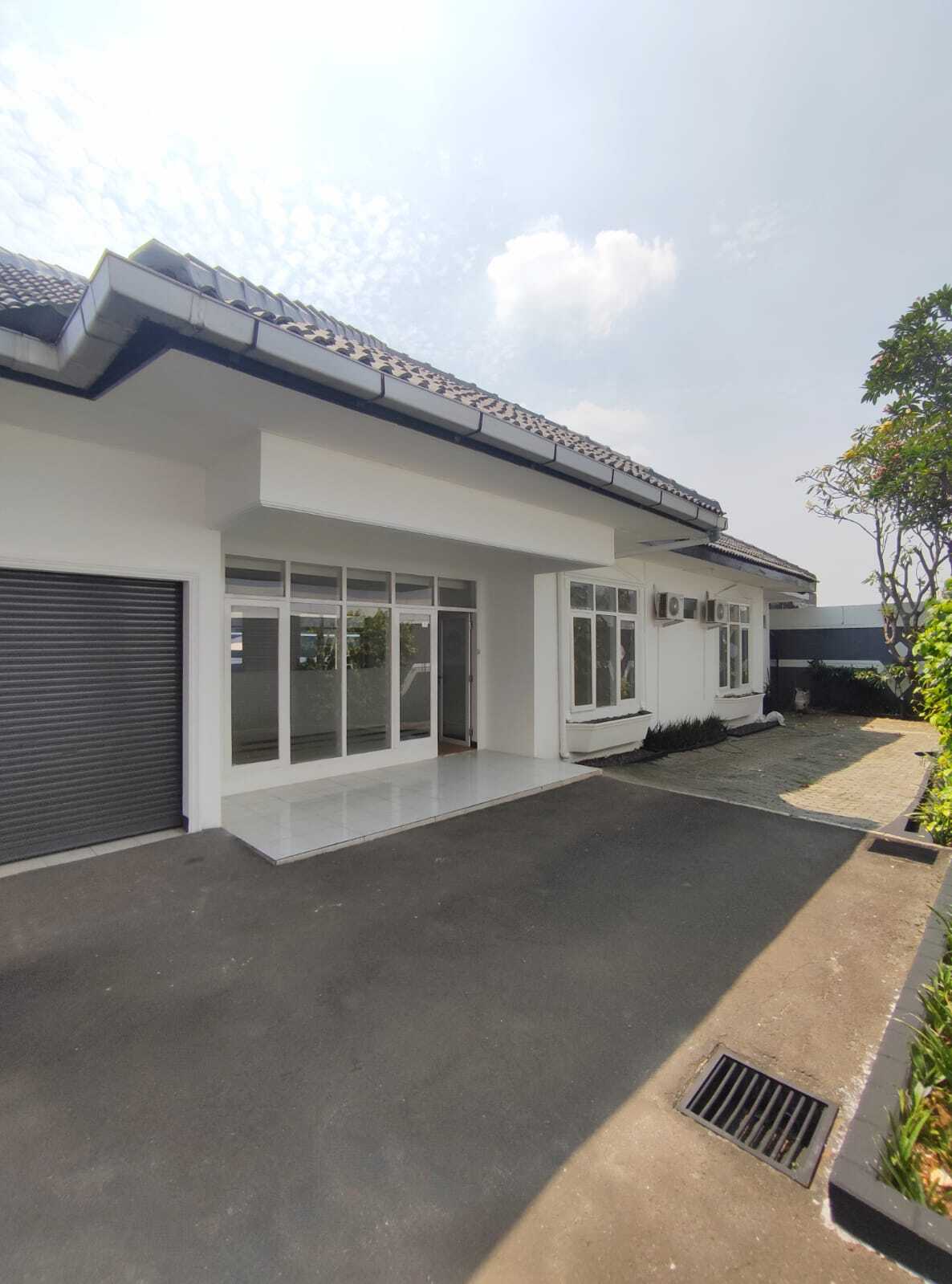 Spacious 4-Bedroom House with Pool in Kemang