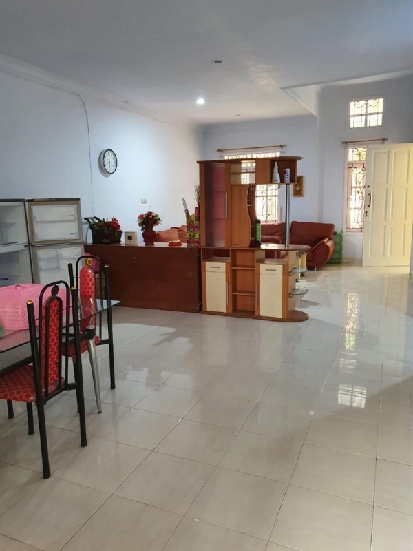 Spacious 3-Bedroom House with Furniture in Makassar