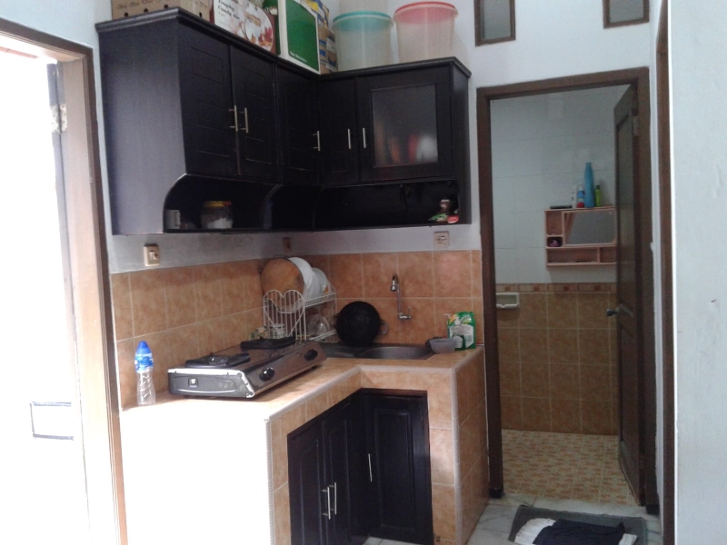 Well-Maintained House with AC and Furniture