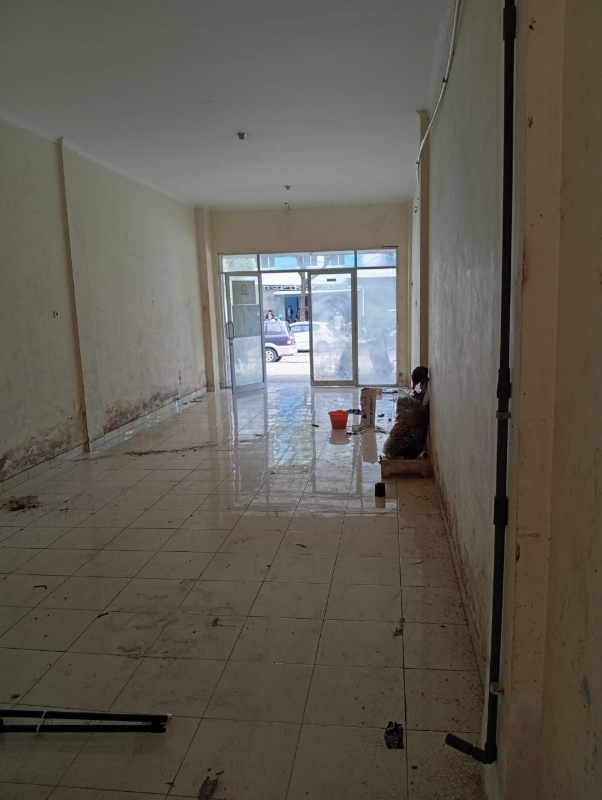Commercial Shop House with Two Bathrooms for Rent