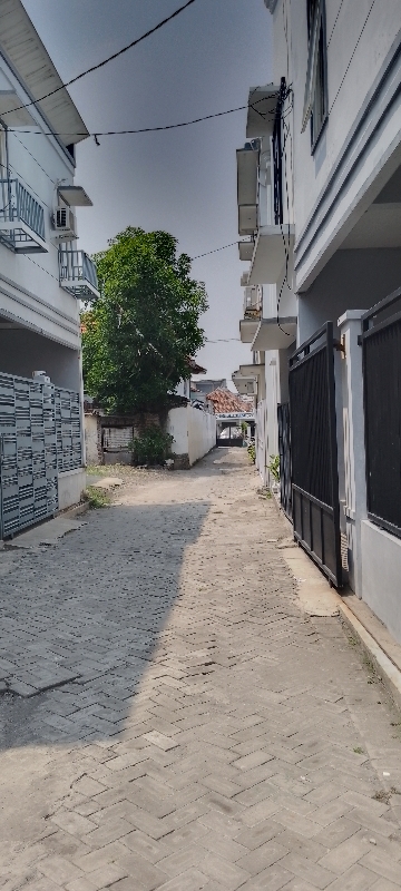 Townhouse with Carport Near Kapas Krampung Plaza