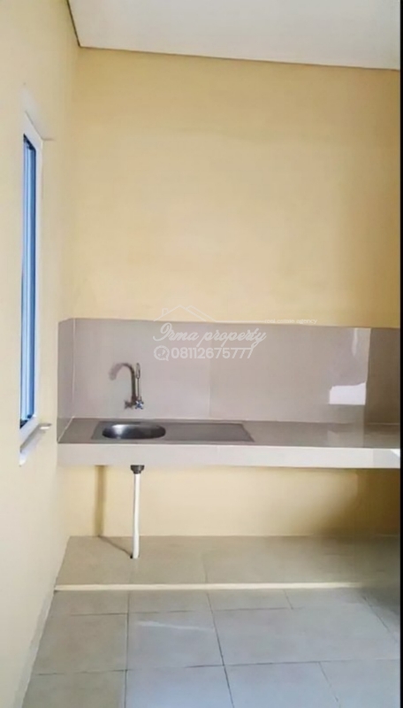 3-Bedroom House Near City Center with Garage
