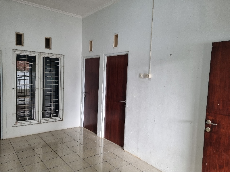 2-Bedroom House Near Universities with Parking