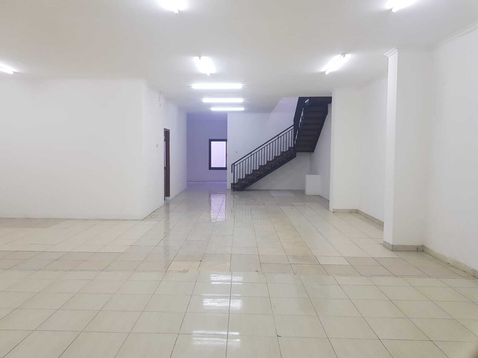 Spacious Commercial Shop House with Rooftop