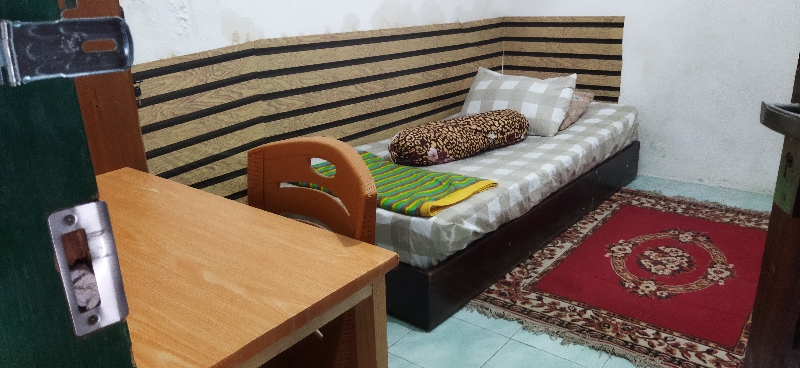 Two-Room Student Housing Near Hospital and Schools