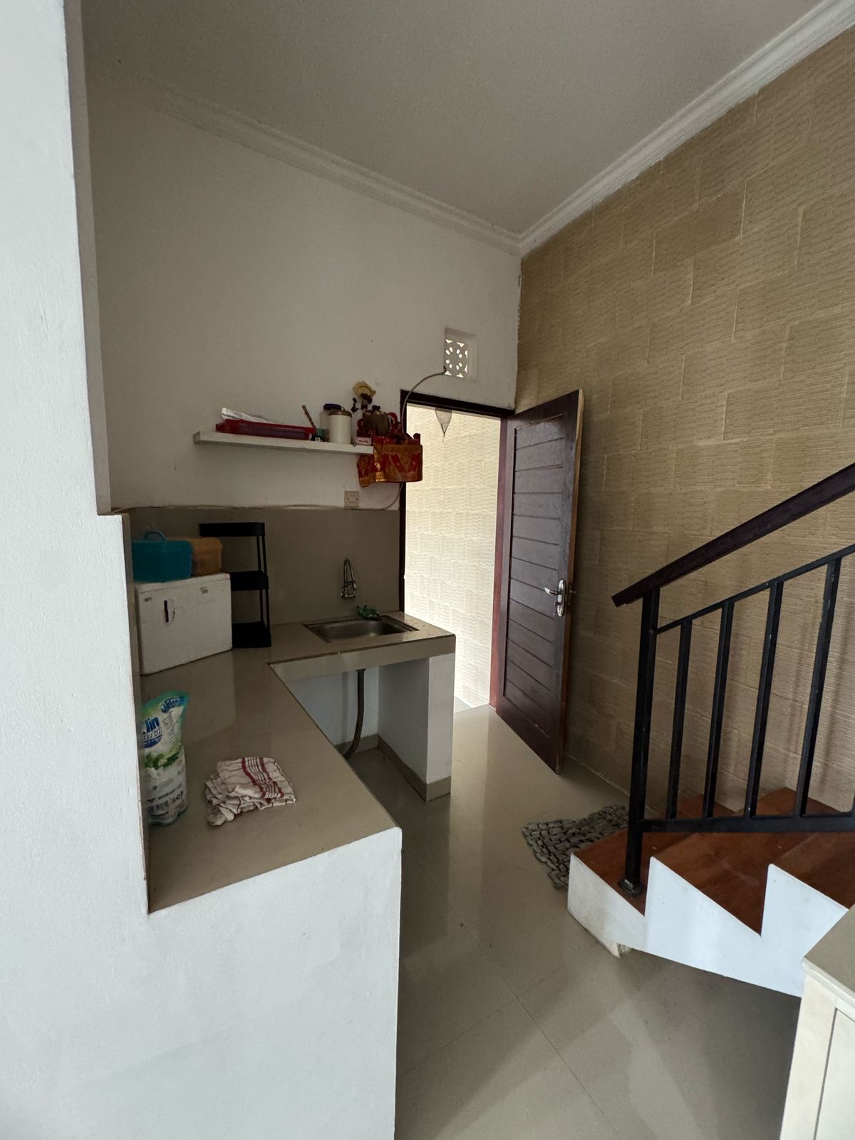 2-Story Rental House near Taman Giri Market with 3 Bedrooms