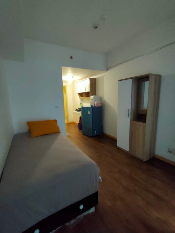 Modern Studio Apartment with Pool View in Gading