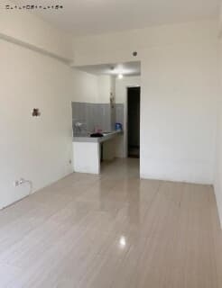 Strategic House with Security Access and Spacious Layout