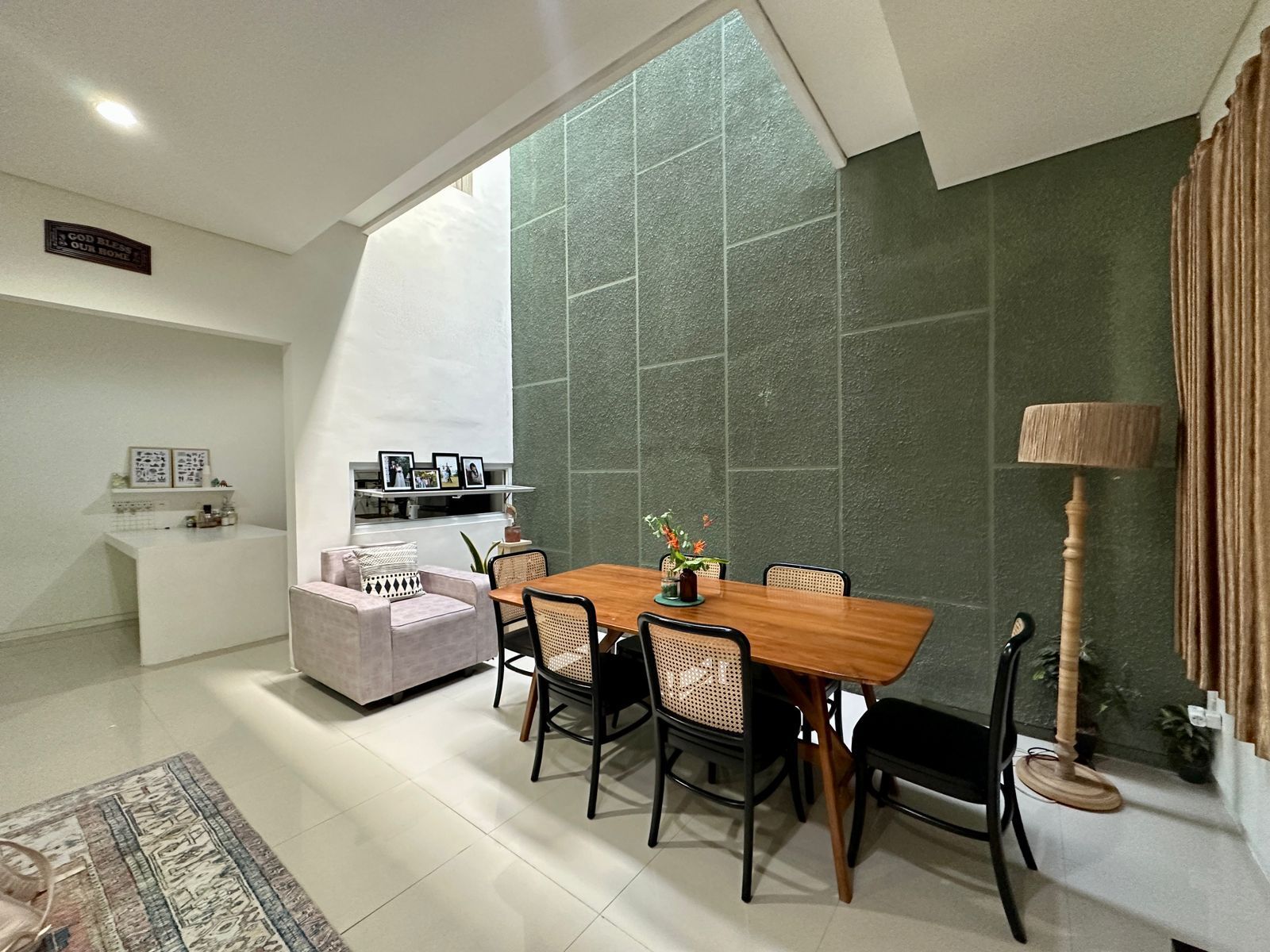 Modern 2-Bedroom House with Garden in South Denpasar