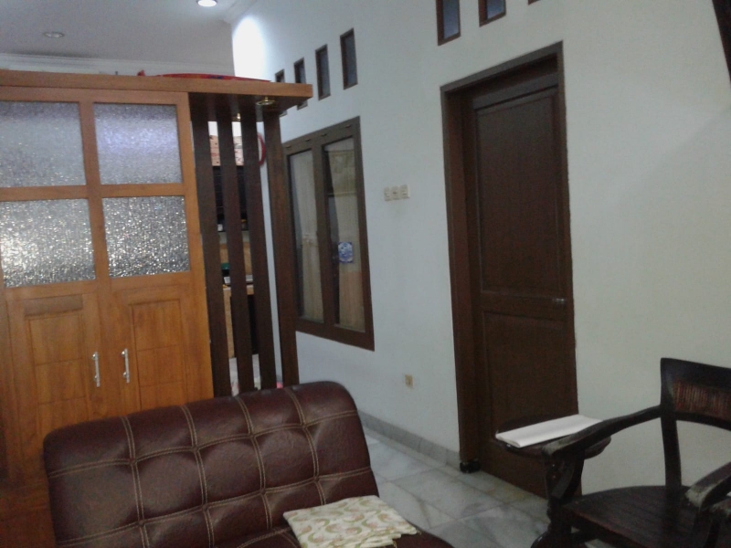 Well-Maintained House with AC and Furniture
