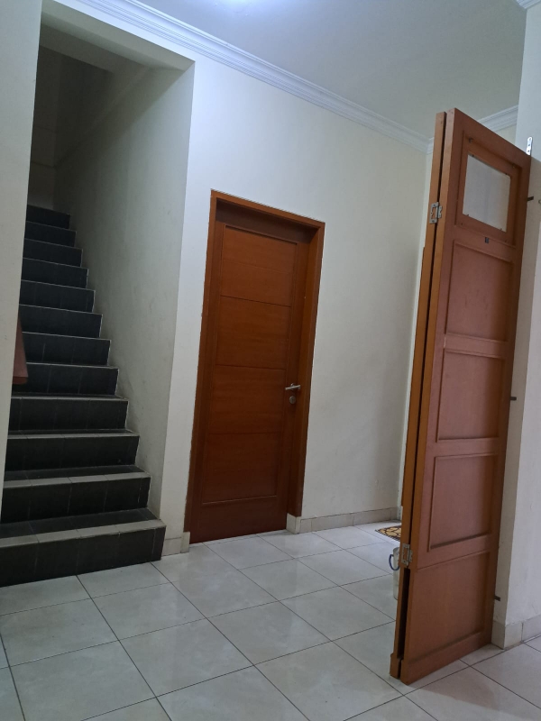 Spacious 4-Bedroom House with Garden in Rempoa