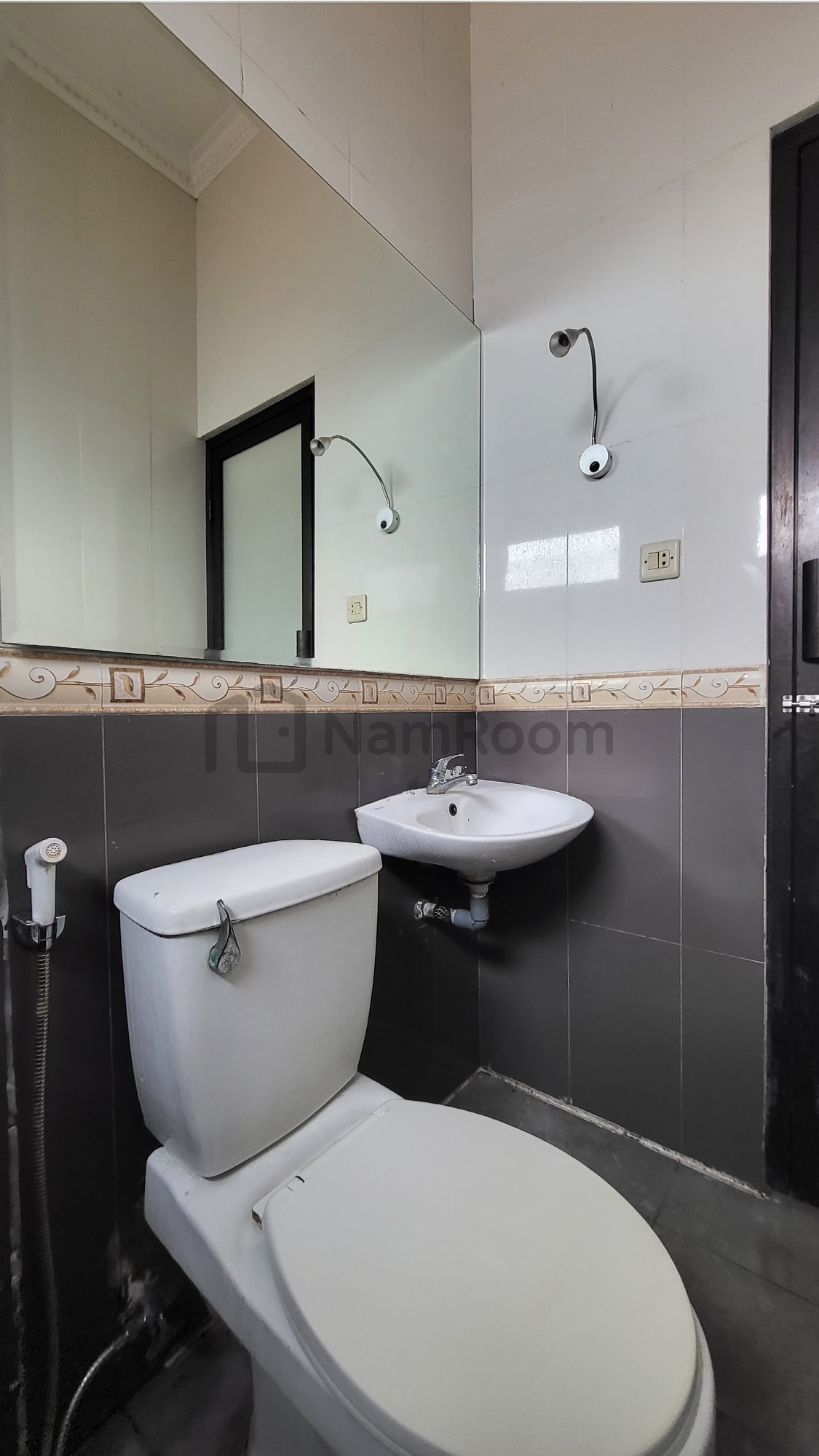 Comfortable Room Near Gandaria City Mall