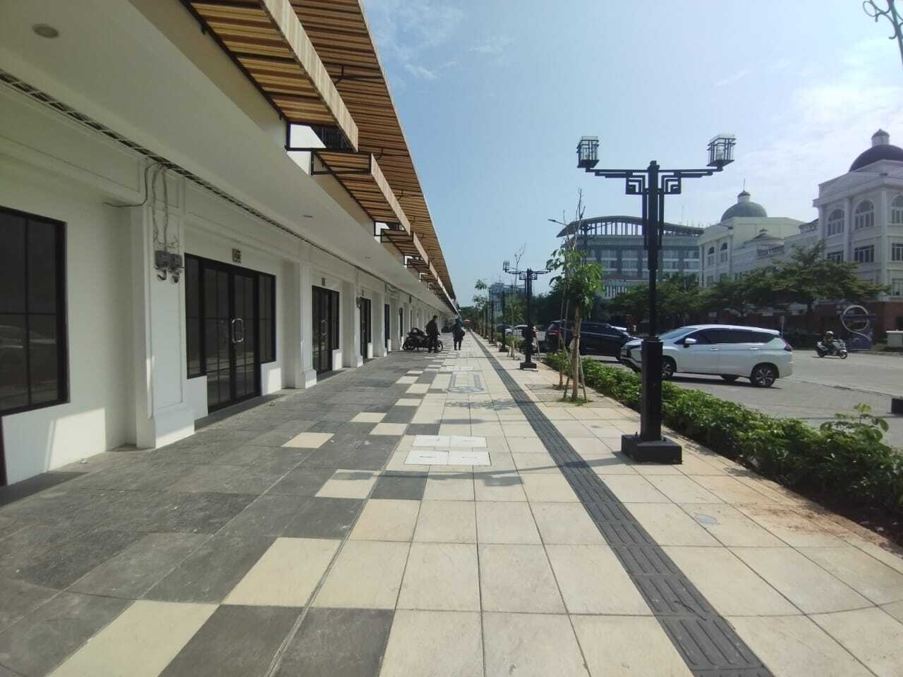 Hollywood Boulevard Signature - Balcony Space for Office or Business