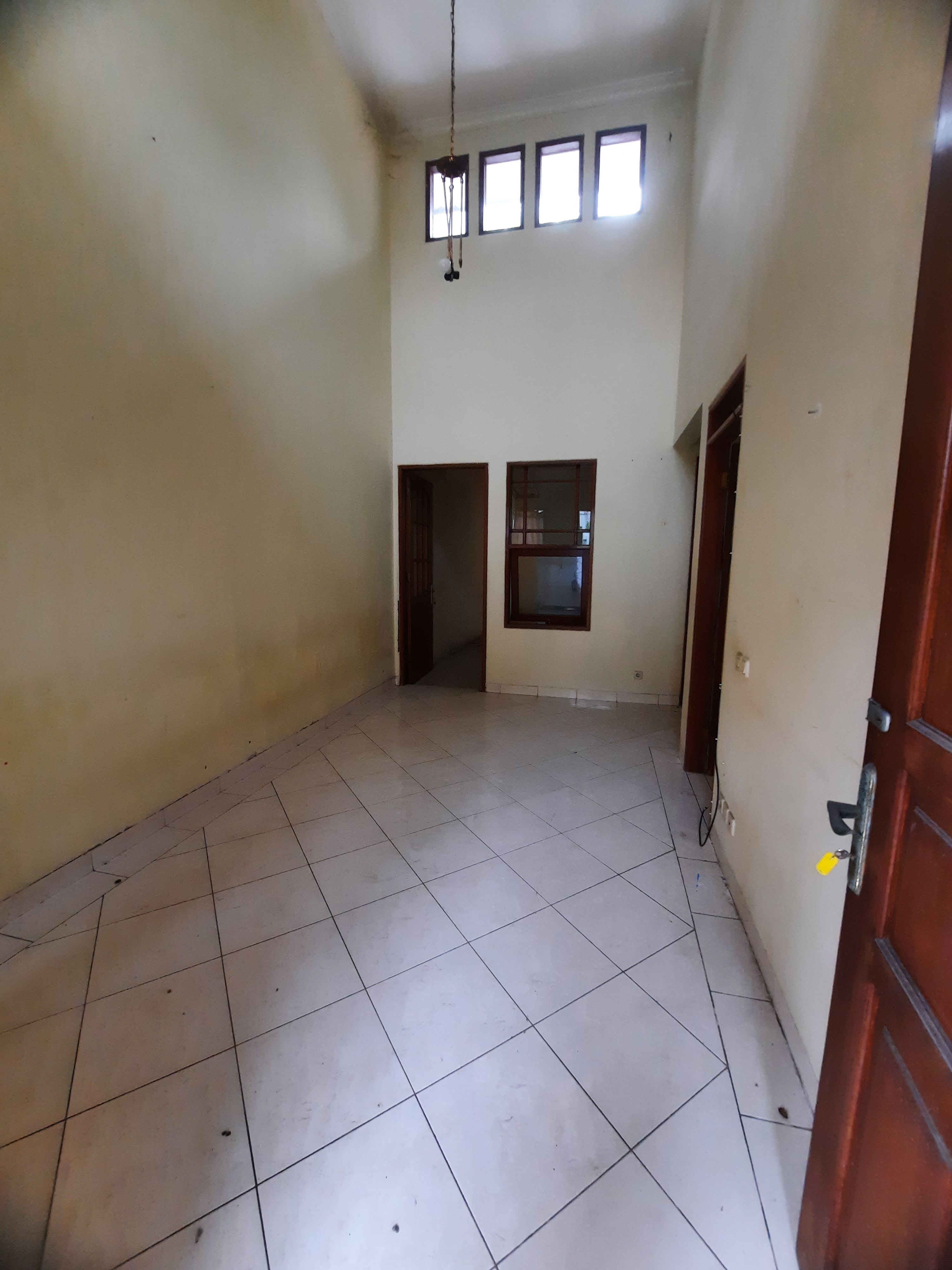 2+1 Comfortable Room Apartment in Quiet Area
