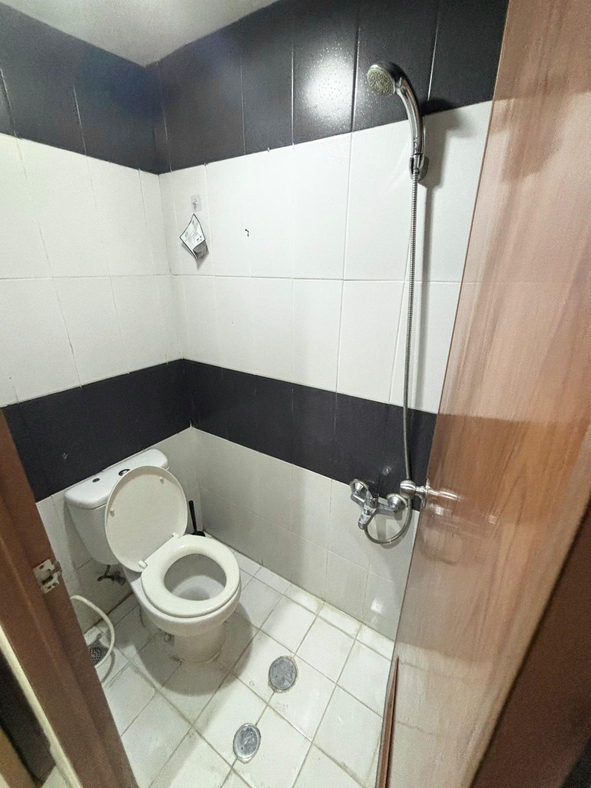 Cinere Bellevue Suites студиялық пәтері, жүзетін бассейн көрінісі бар