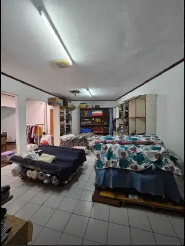 Office/House on Main Road Pahlawan - Large Space with Multiple Amenities