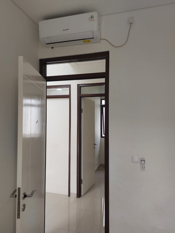 Modern 2-Bedroom House with Pool in Citra Raya