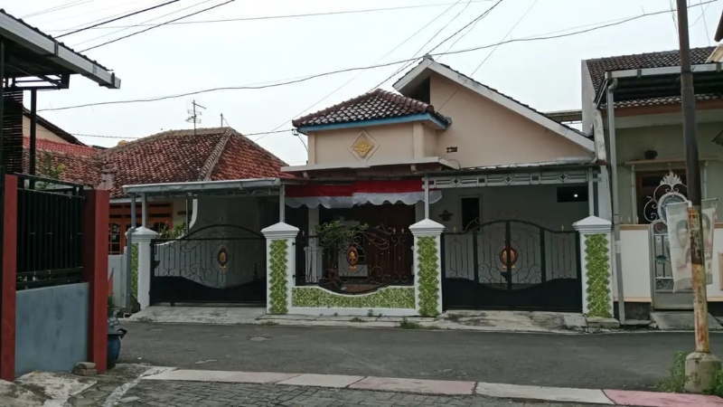 Spacious House Near Universities and Business Center