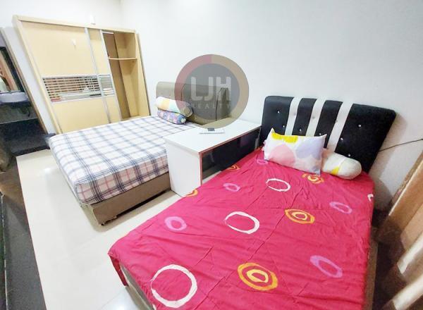 Cluster House in City Center with Strategic Location