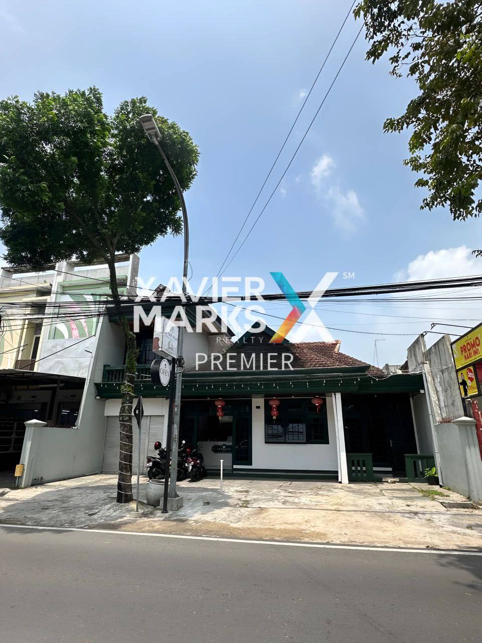 Large Commercial Space with Strategic Location