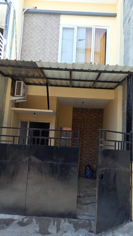 Townhouse with Carport Near Kapas Krampung Plaza