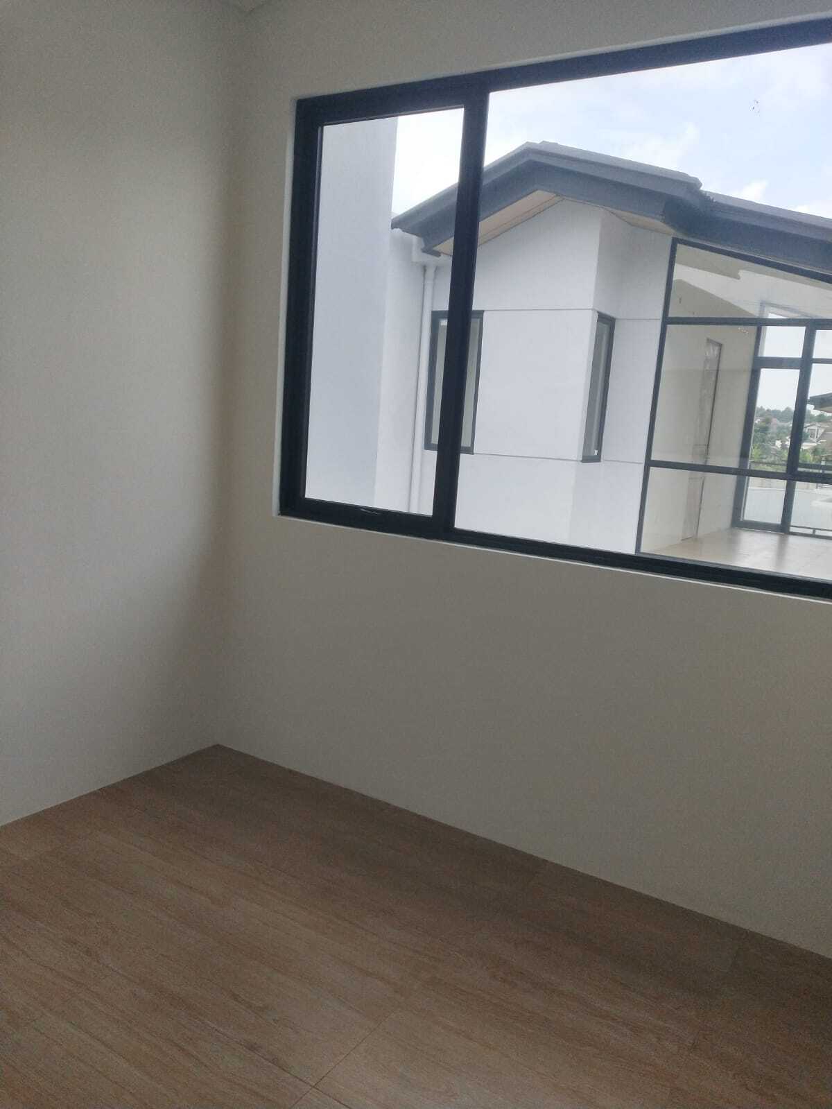Modern 3-Bedroom House with Garden in Karawaci