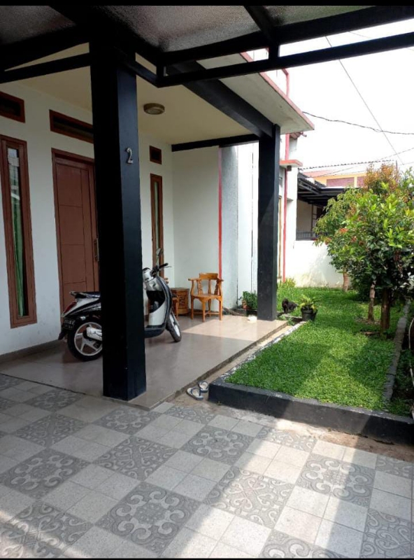 Furnished 3-Bedroom House with Garden Near Mall