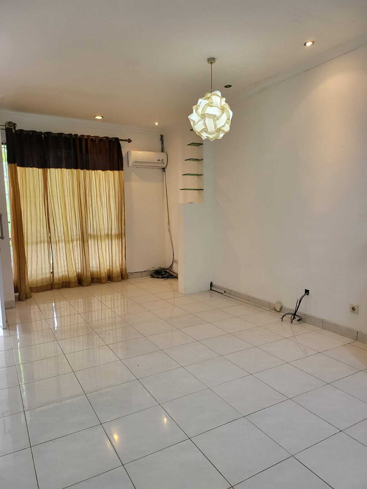 Spacious 2-Story House with Modern Design, 3 Bedrooms, Prime Location