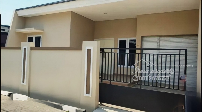 3-Bedroom House Near City Center with Garage