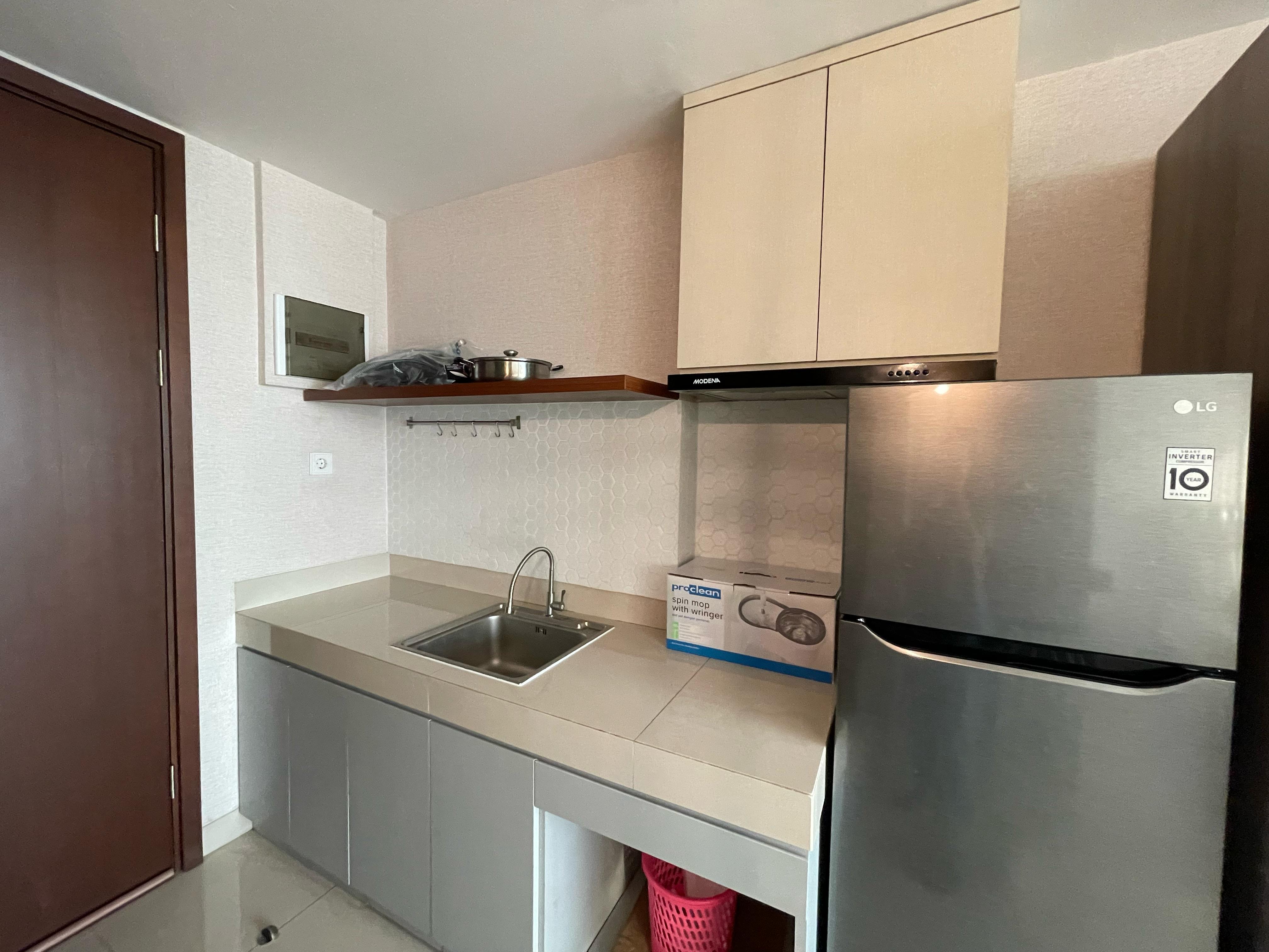 Modern Studio Apartment Near UPH with Pool Access
