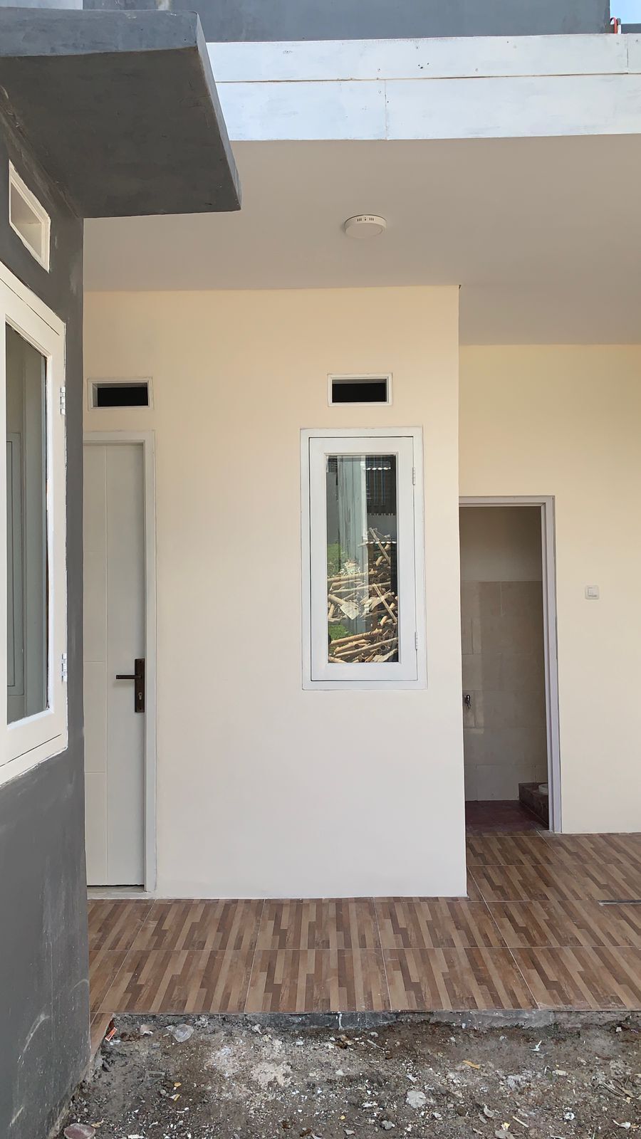 4+1 Bedroom House with Parking and Ground Water