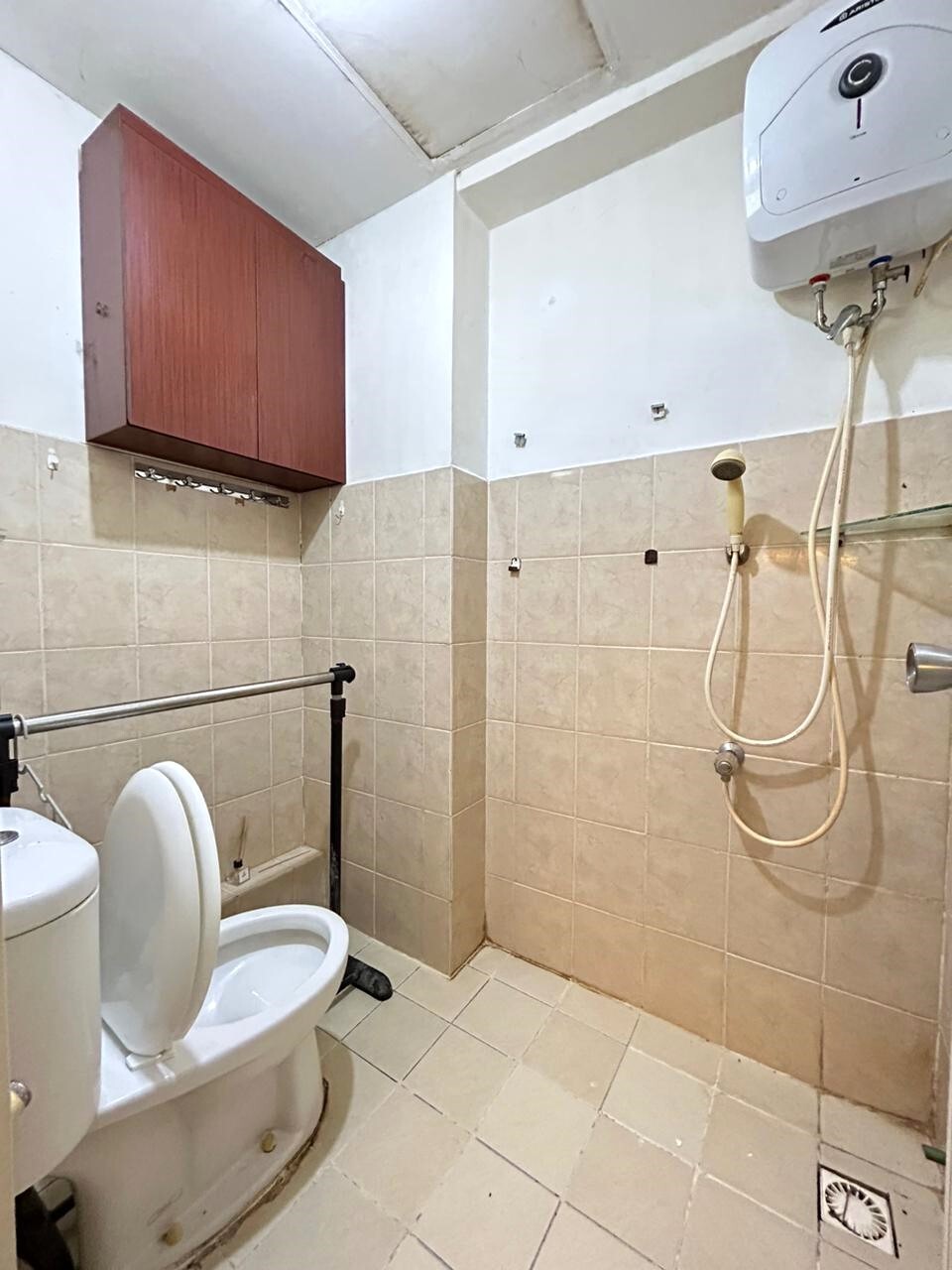 Furnished Studio Apartment with Pool View