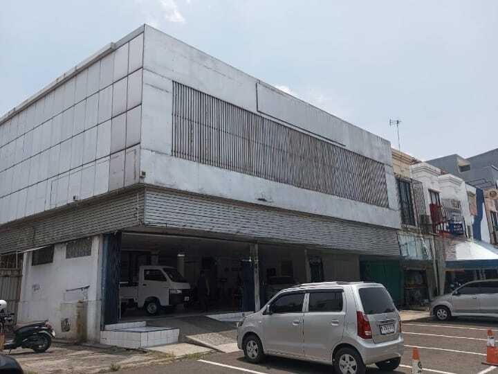 Spacious Commercial Shophouse for Business Use